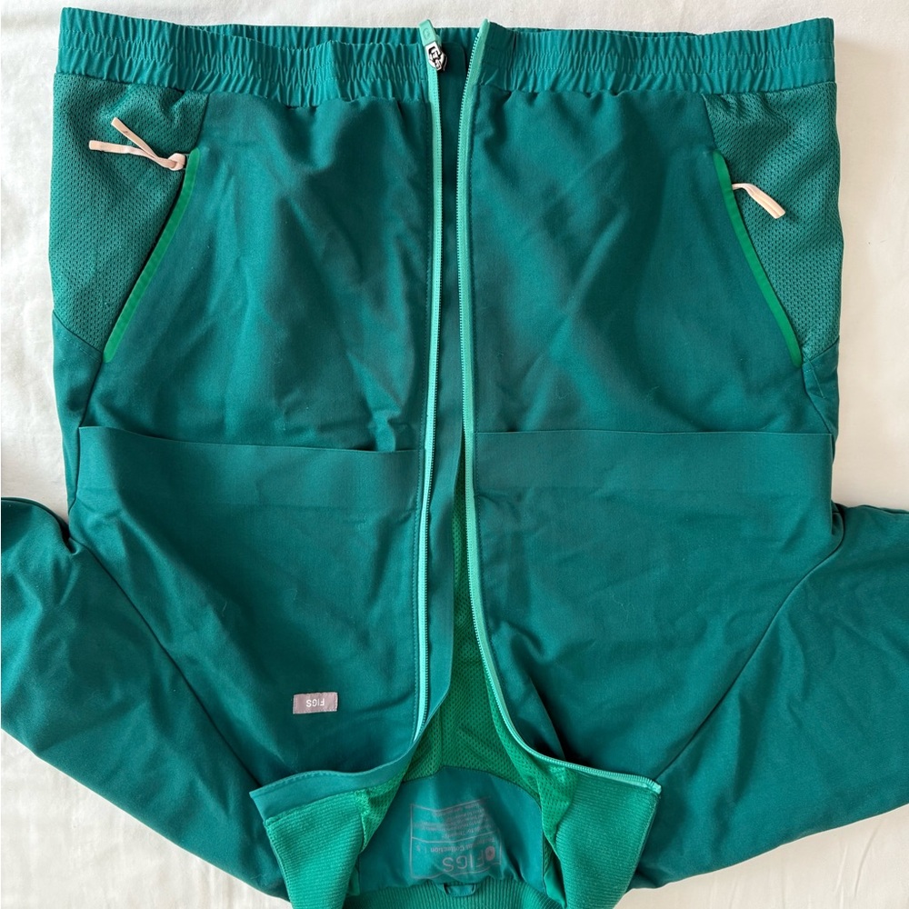 Figs hunter green Sydney scrub jacket